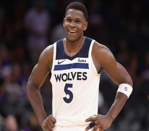 罗克回应转会传闻：我在帕尔梅拉斯很开心，只想留在这里（罗克谈转会流言：在帕尔梅拉斯很快乐，只想继续留队）