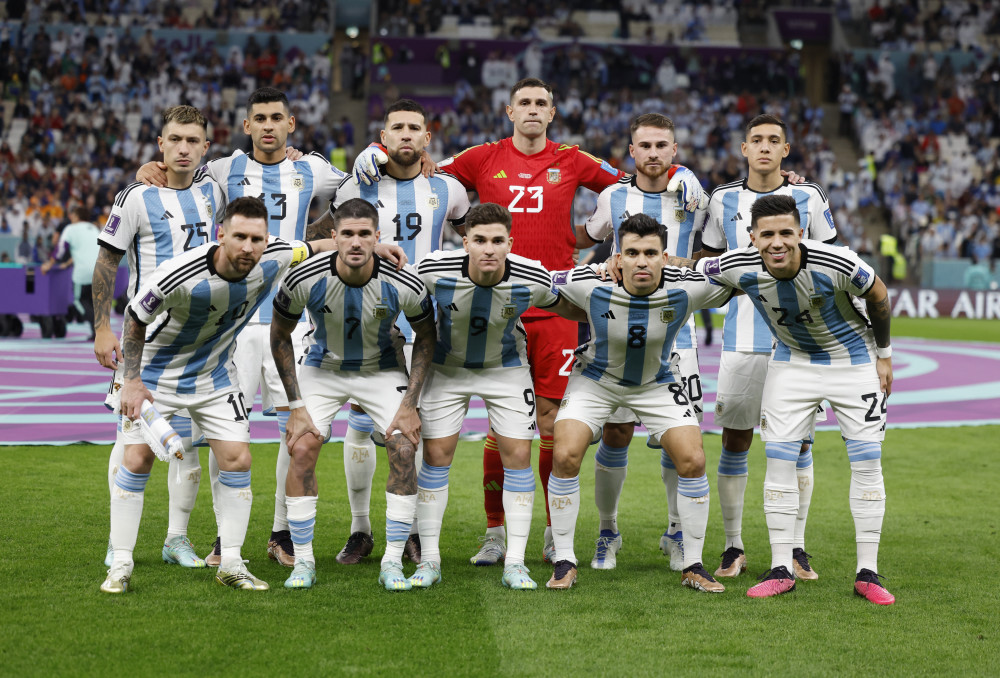 佩雷茨：诺伊尔是有史以来最优秀的门将；我本想成为汉堡首发（佩雷茨：诺伊尔堪称史上最佳门将；我曾盼在汉堡坐稳主力）