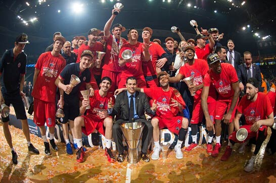 诺伊尔：孔帕尼有很多值得称道的优点；我现在只专注于俱乐部（诺伊尔盛赞孔帕尼优点颇多：当下我只专注俱乐部）