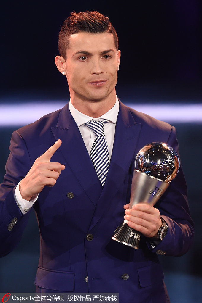 埃默松：我并不怀念在米兰的日子；那儿的人聊我比聊C罗还多（埃默松直言不怀念米兰：当地谈论我比谈C罗还频繁）