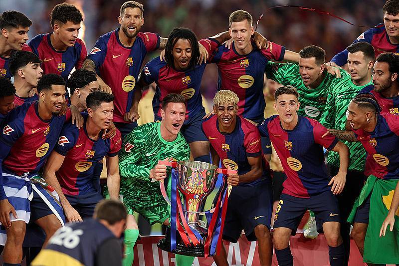 谁能突破？巴萨近8场欧冠只赢两场，法兰克福近7场欧战仅1胜（谁能止颓？巴萨近8场欧冠仅2胜，法兰克福近7场欧战仅1胜）