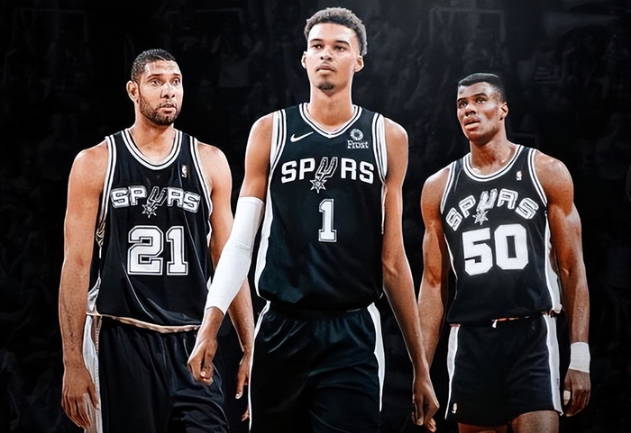 半场战报：勒沃库森2-1莱比锡，泰里耶、希克建功（半场：勒沃库森暂2-1领先莱比锡，泰里耶与希克破门）