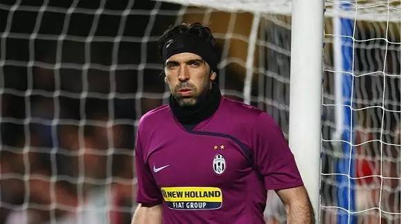 马卡：马斯坦托诺将进行保守治疗，康复过程严格遵循渐进原则（马卡：马斯坦托诺选择保守治疗，康复将严格循序渐进）