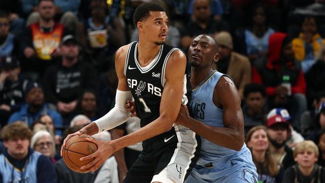 国际米兰vs科莫：劳塔罗-马丁内斯、恰尔汗奥卢首发，莫拉塔、尼科-帕斯出战（国际米兰迎战科莫：劳塔罗、恰尔汗奥卢先发，莫拉塔与尼科-帕斯登场）