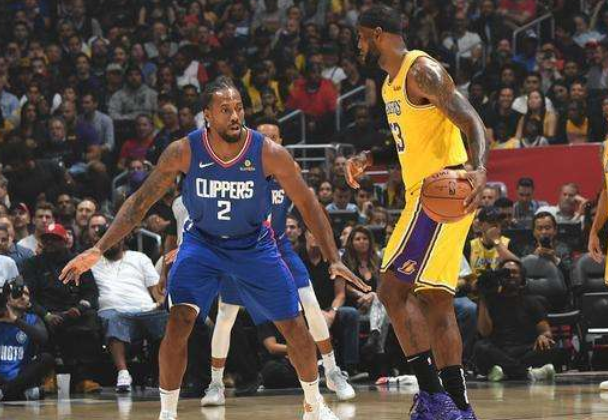 快船首发阵容揭秘：火箭与快船的较量即将上演（快船首发曝光：火箭与快船的对决一触即发）