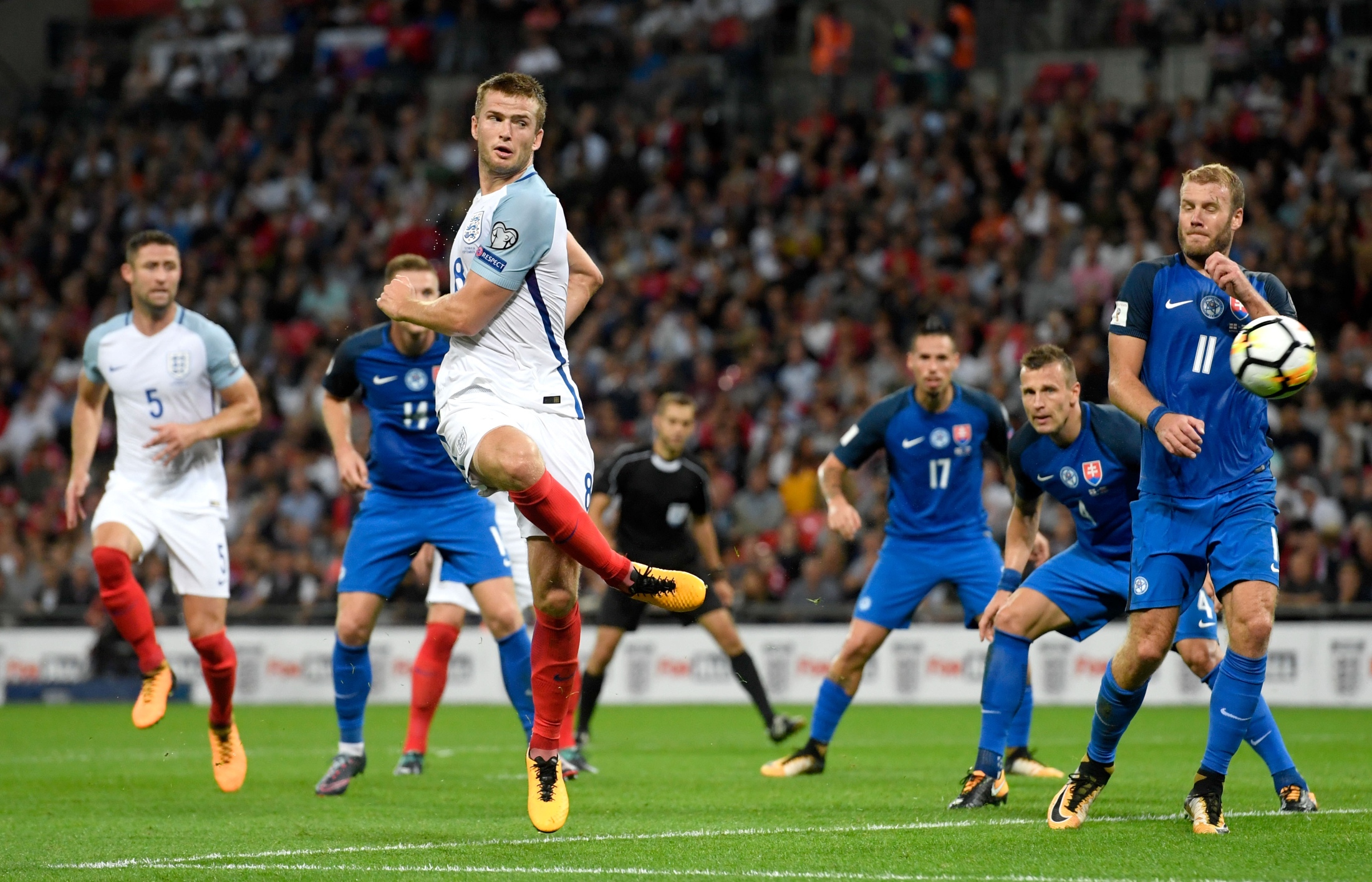 来了，曼联！主帅批准，引进1.6亿三大强援！两“废柴”闪电离队（曼联出手！主帅点头，1.6亿拿下三强援，两名边缘球员闪电离队）