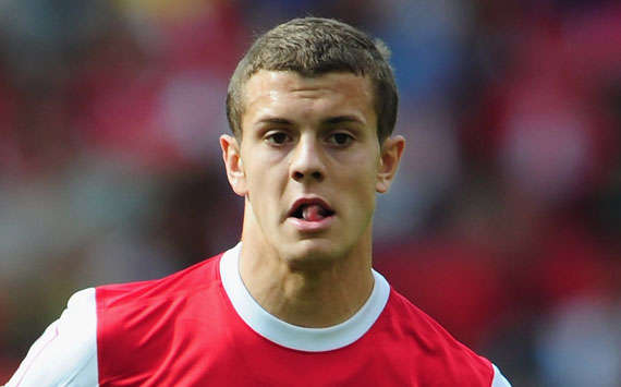 蒂花之秀！小海梅鞋没穿好照样能进三分 命中后自己娇羞一笑（这也能进！小海梅鞋没穿好仍投中三分，命中后害羞一笑）