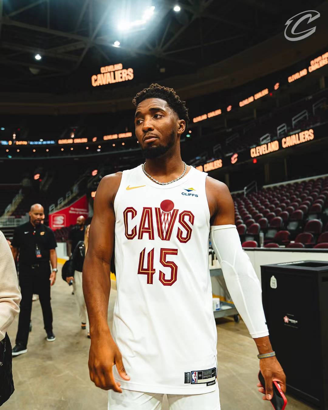 马卡：特瓦斯不满球员抗议海外赛，已就第9轮罢赛10秒申诉（马卡：特瓦斯对球员海外赛抗议不满，已就第9轮开场10秒罢赛提出申诉）