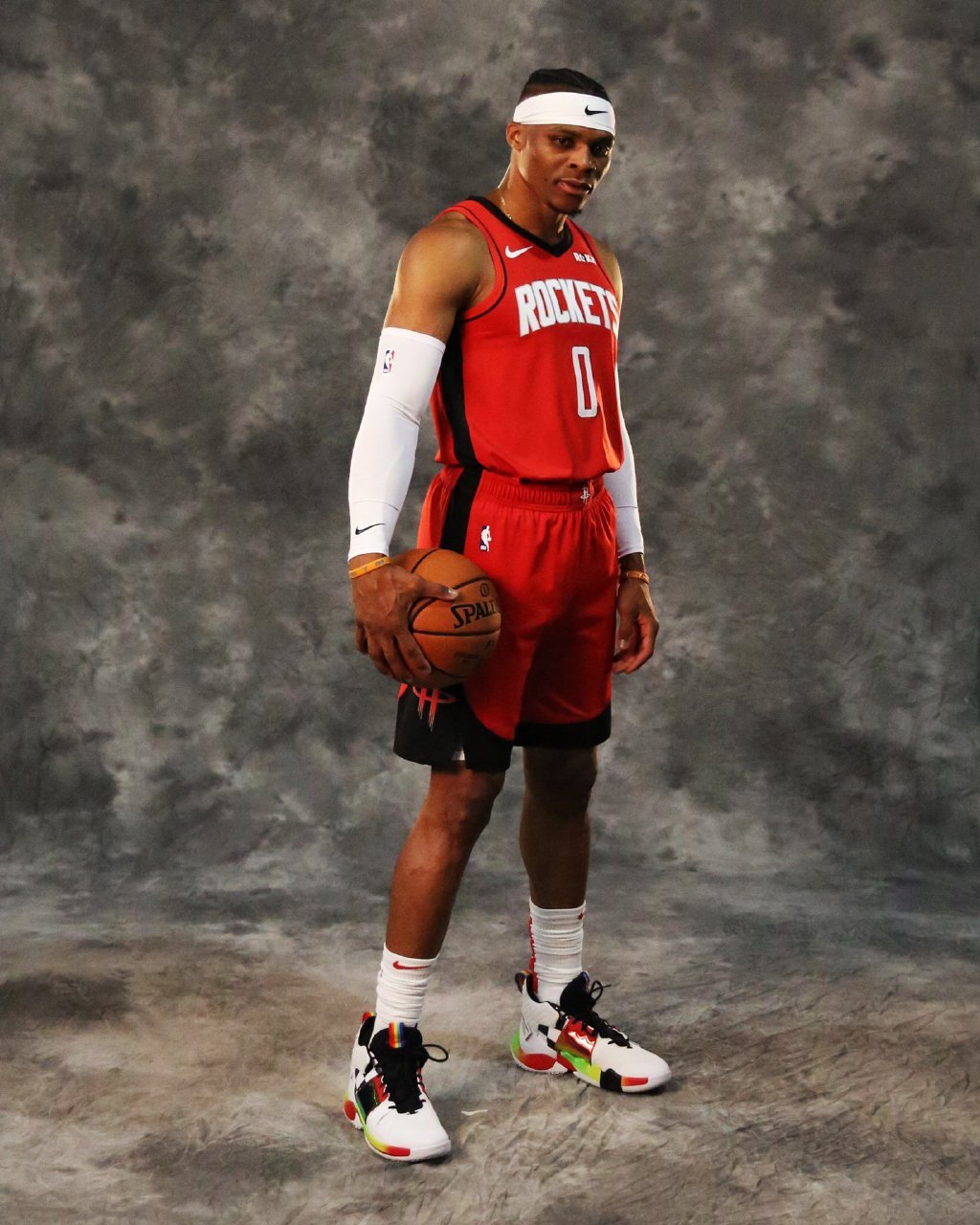 巴西双子星的反差 恩德里克身价3连跌至2500万欧 罗克回巴甲复活（巴西双子星冰火两重天：恩德里克身价三连跌至2500万欧，罗克回巴甲复苏）