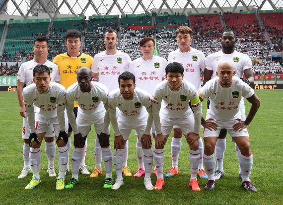 TA分析3-5-2阵型：从翼卫驱动到双锋美学，弱队逆袭制胜之道（3-5-2全解析：翼卫驱动、双锋共舞，弱队逆袭的取胜法则）