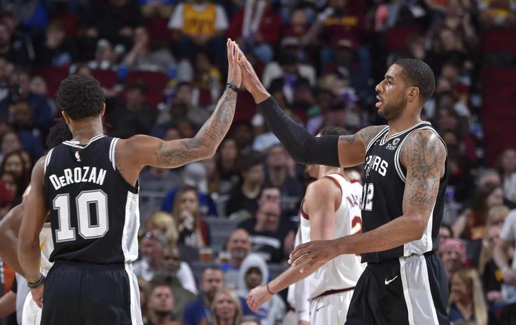 乔-科尔：迪亚斯的铲球完全没必要，阿什拉夫可能伤缺至圣诞（乔-科尔：迪亚斯这次铲球毫无必要，阿什拉夫或将伤停至圣诞节）