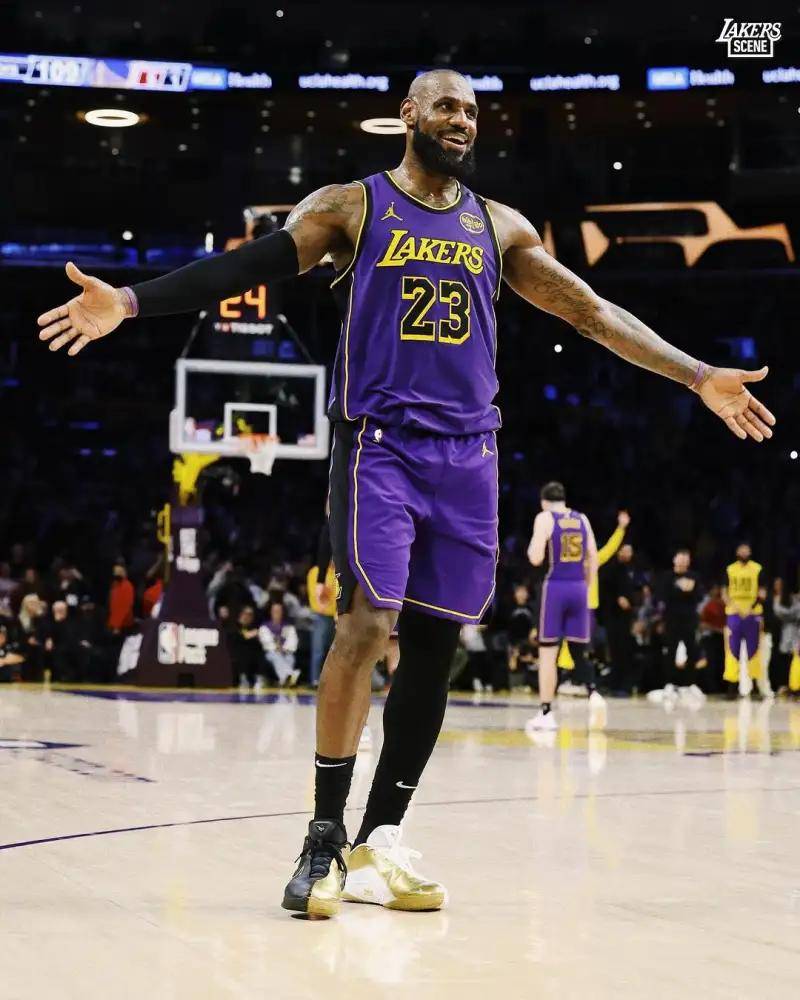 1988年港台明星台球赛洪金宝刘德华等参赛（1988年港台明星台球赛：洪金宝、刘德华等同台参赛）