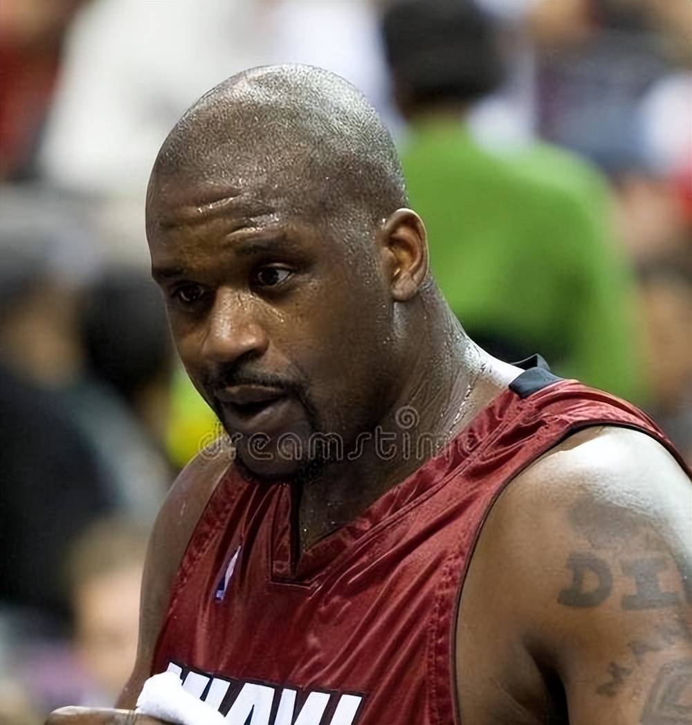 一战跌两名！湖人不敌马刺后从西部第二掉落至西部第四（湖人不敌马刺后排名连降两位：由西部第2滑至第4）