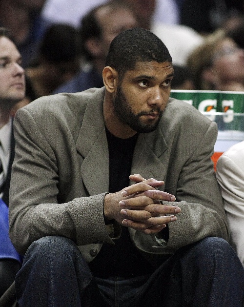 世中北美预半场：冈萨雷斯造杀机，危地马拉暂0-0苏里南（世预赛中北美区半场：冈萨雷斯屡造险情，危地马拉暂0-0苏里南）