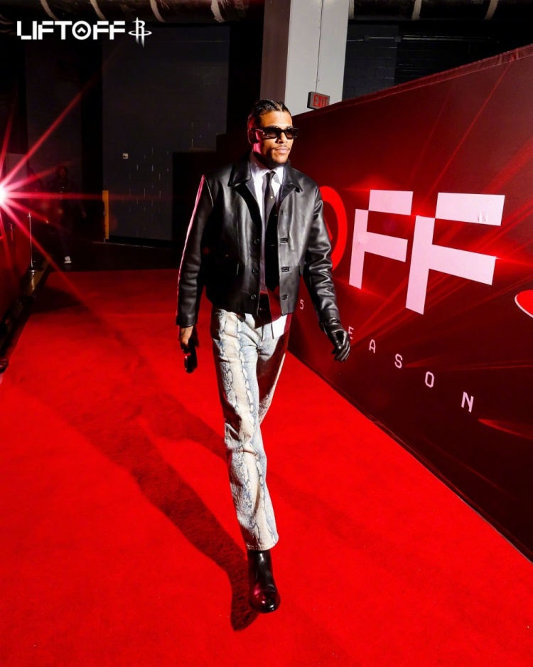 记者：罗马可能向佩7提供降薪合同，迪巴拉的续约要复杂得多（记者：罗马或与佩7降薪续约，迪巴拉续约更棘手）