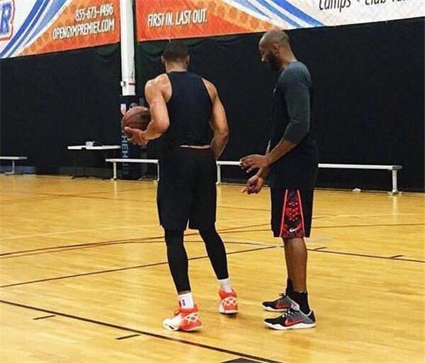 于汉超退役后加入申花教练组，毛剑卿：这是对球员最大的褒奖（于汉超挂靴加盟申花教练组，毛剑卿：对球员最高肯定）