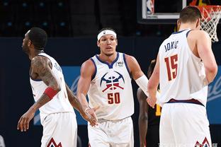 37岁库里太疯狂！刷新NBA过去79年三分纪录，勇士却吞三连败（37岁库里狂刷纪录：改写NBA79年三分历史，勇士却陷三连败）